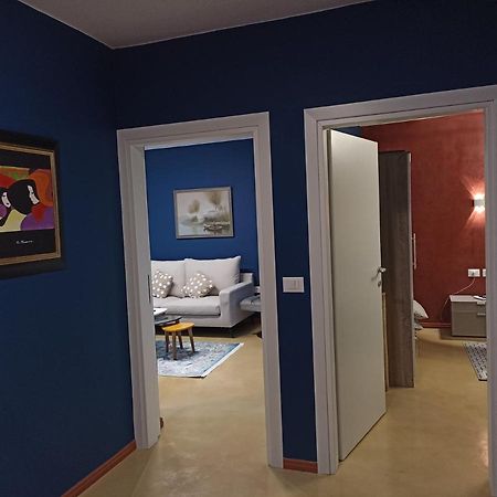 Oak Street Apartment Tirana Esterno foto