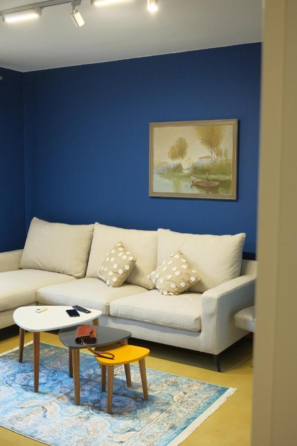 Oak Street Apartment Tirana Esterno foto